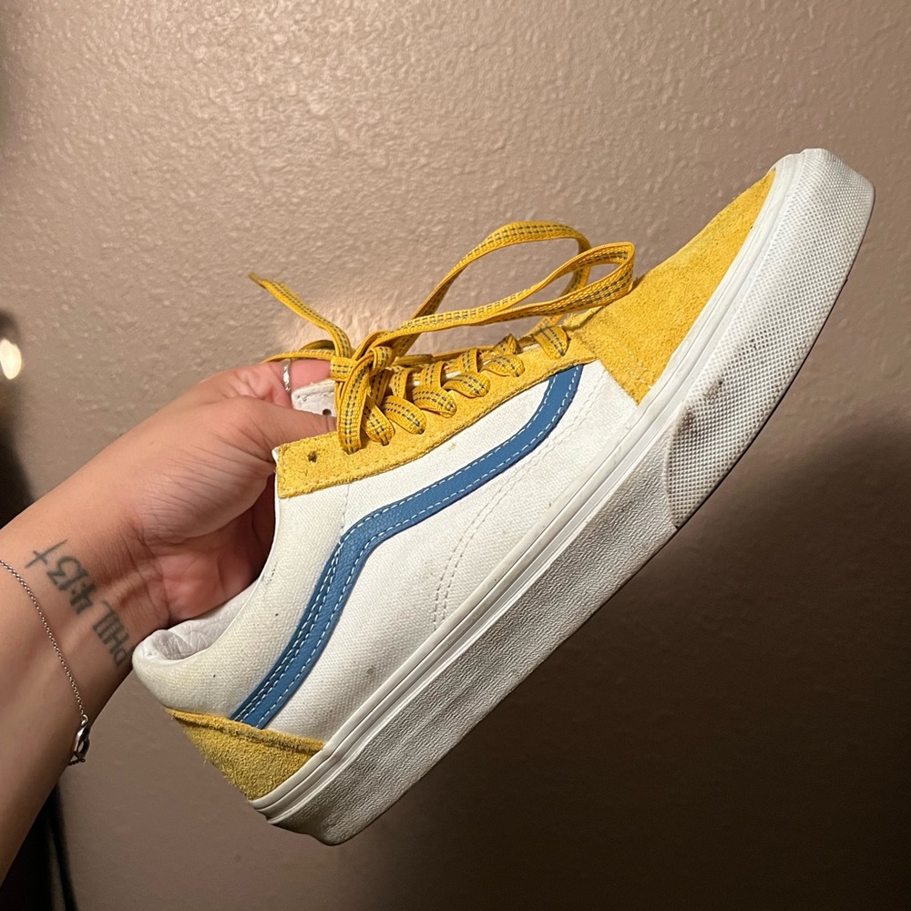 Vans - Picture 6 of 7
